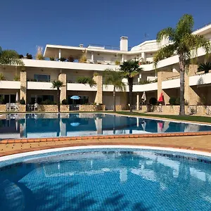 Pomba Branca Apartment